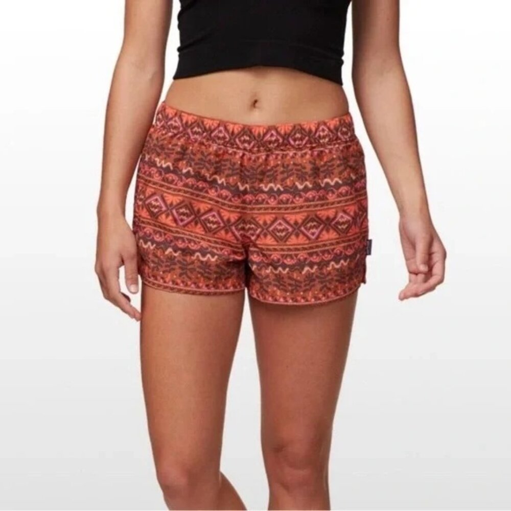 PATAGONIA Barely Baggies Shorts in the Mangrove Tiki Henna Brown Pattern Size Sm